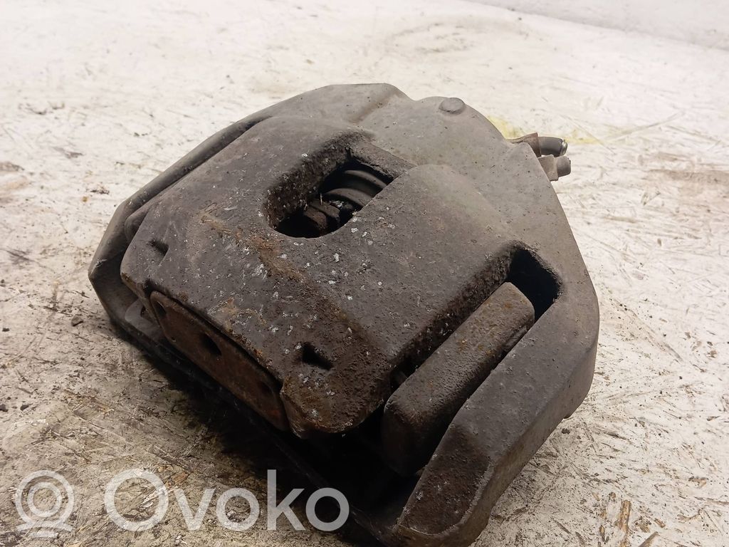 Caliper de freno delantero