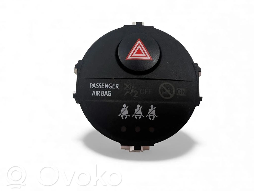 Toyota Yaris Hazard light switch 
