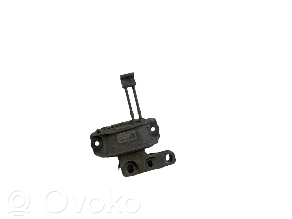 Volkswagen Golf VII Engine mount bracket 