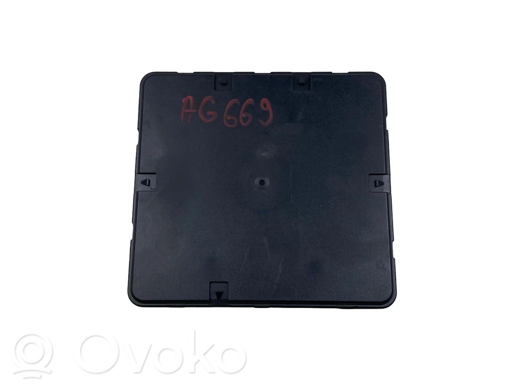 Audi A4 S4 B9 8W Central body control module 