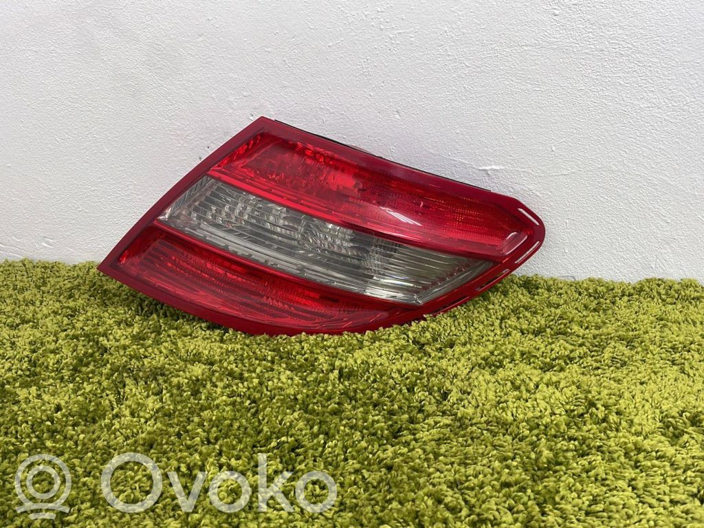 Mercedes-Benz C W204 Lampa tylna 