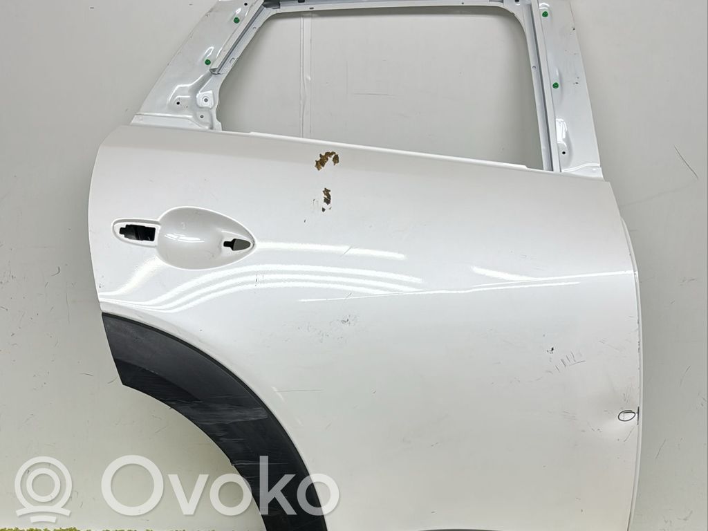 Aizmugurējās durvis   D10E72010