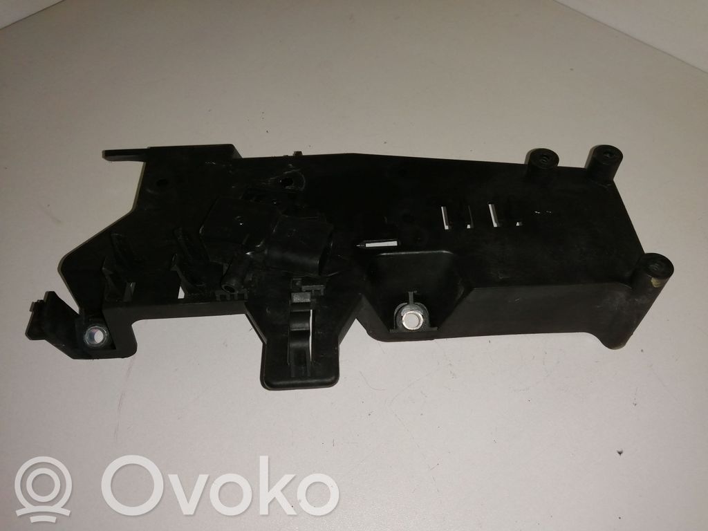 BMW 3 E90 E91 Other engine bay part 
