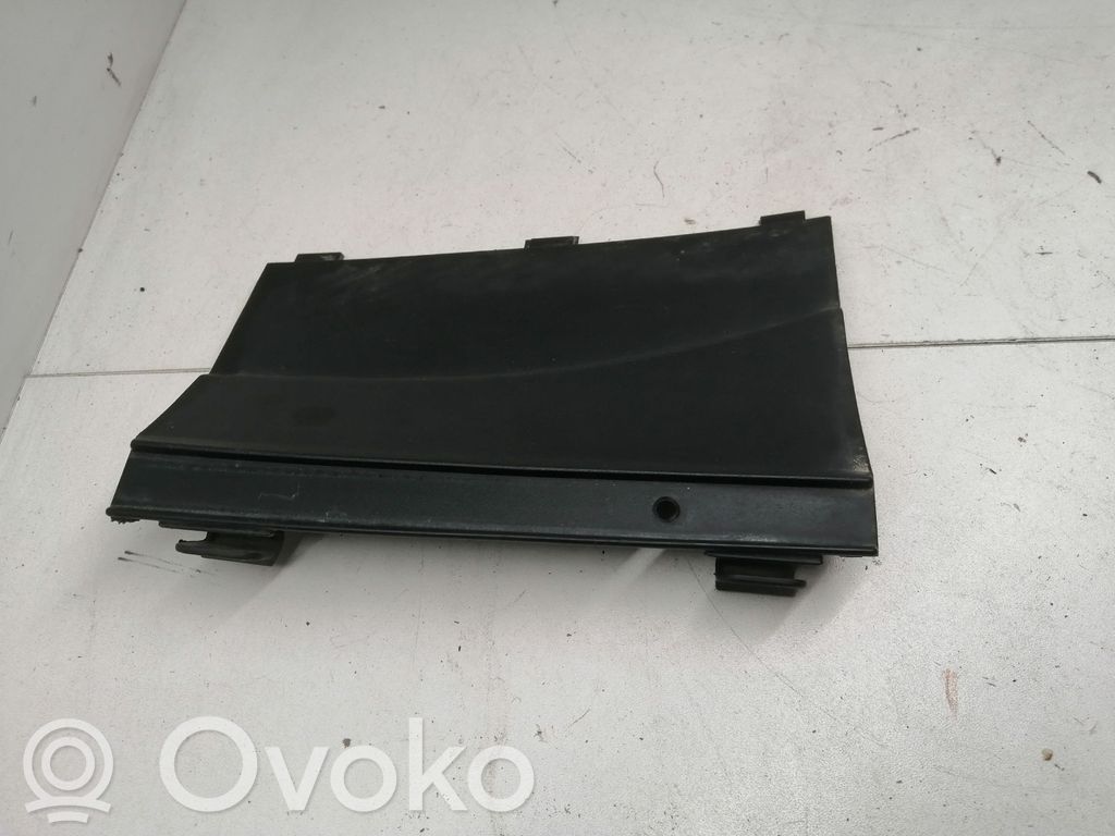 Toyota Avensis T250 Wiper trim 