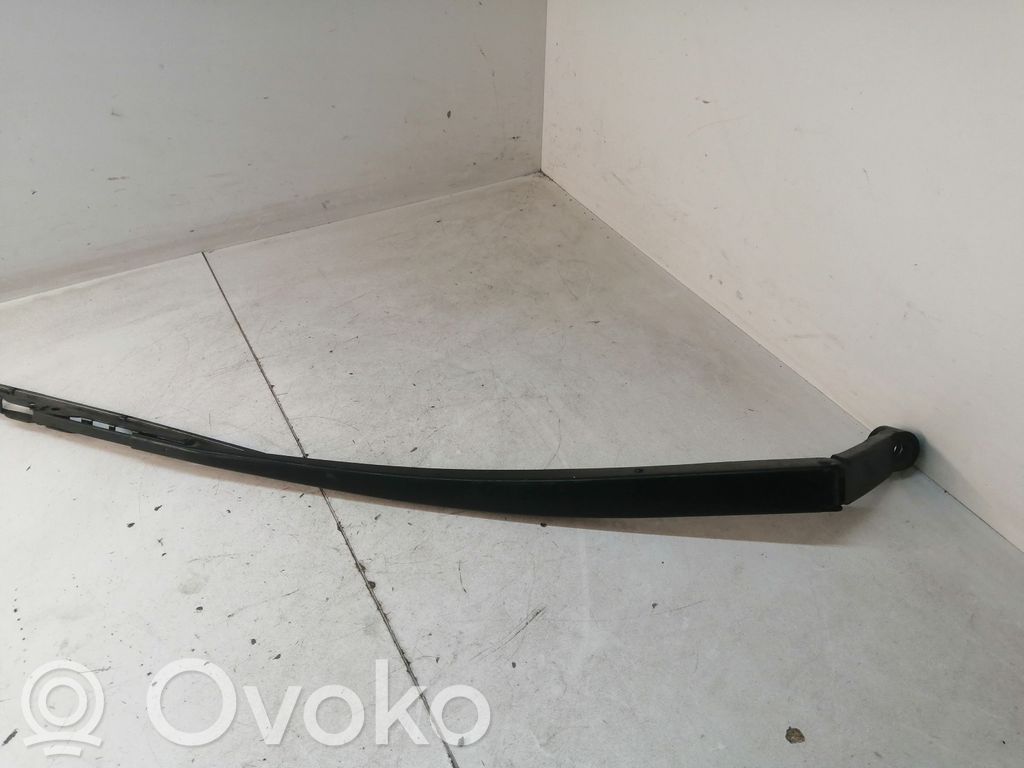 Toyota Auris 150 Priekinio stiklo valytuvų kojelė 