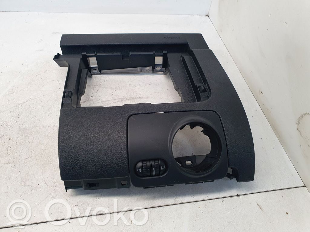 Volkswagen Golf VI Rivestimento pannello inferiore del cruscotto 