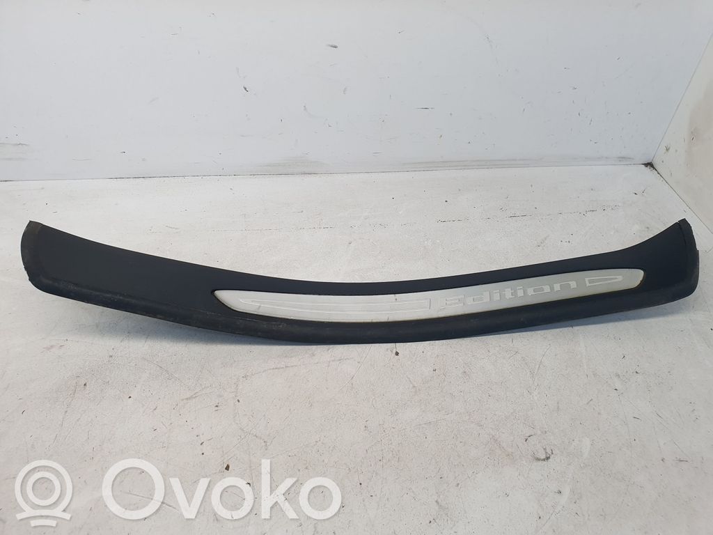 BMW 5 E60 E61 Moldura protectora del borde trasero 