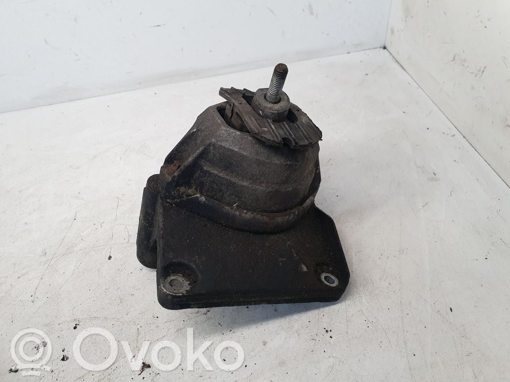 BMW 5 E60 E61 Engine mount bracket 