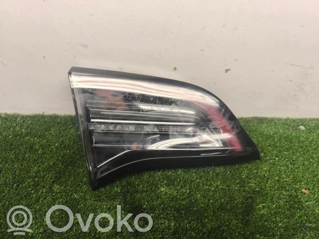 Tailgate rear/tail lights   1077401,1077403