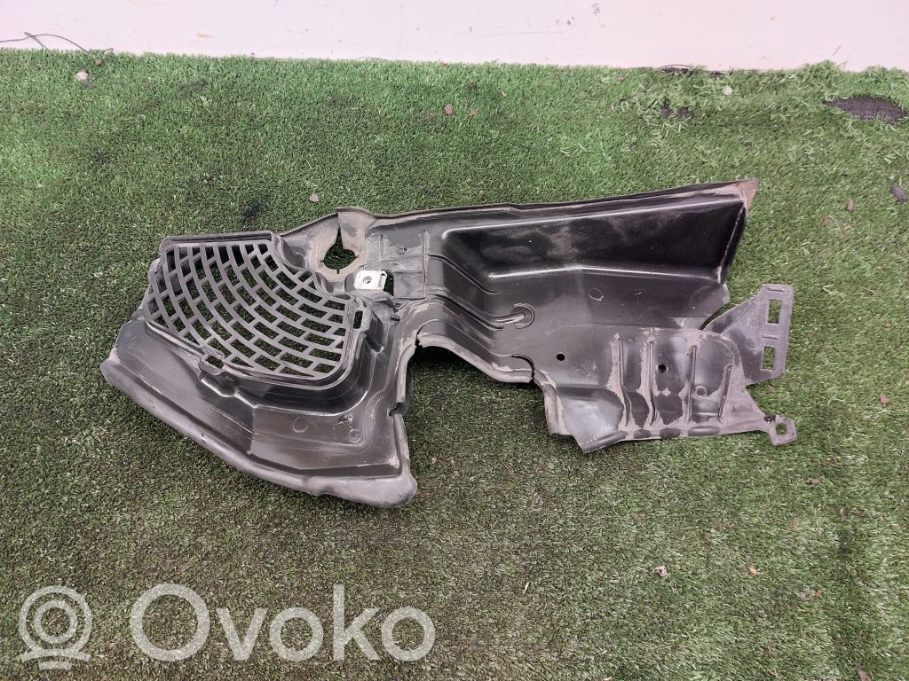 BMW 5 E60 E61 Radiatoriaus oro nukreipėjas (-ai) 