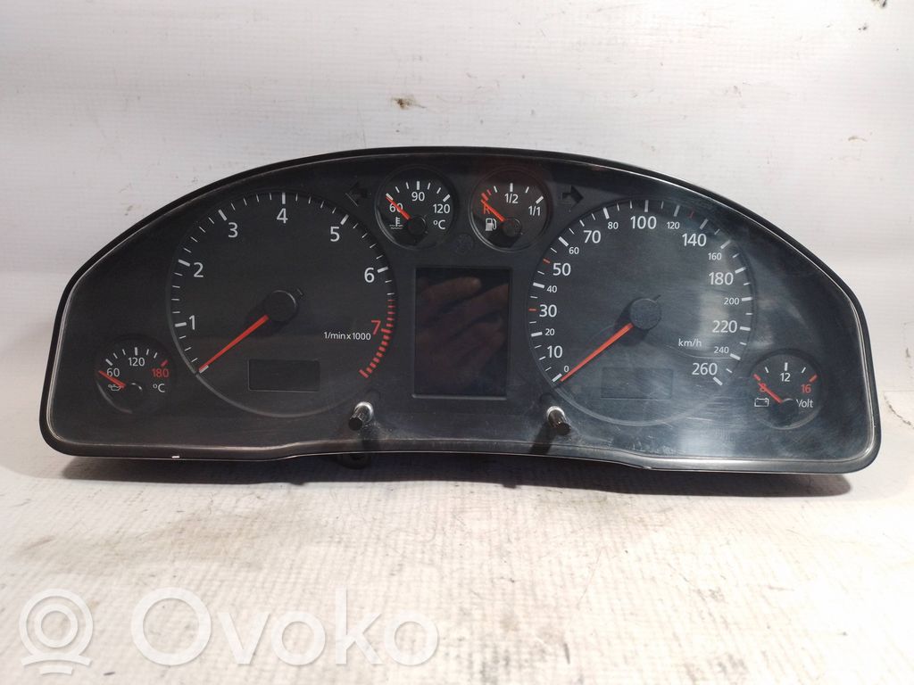 Audi A6 S6 C5 4B Licznik / Prędkościomierz 
