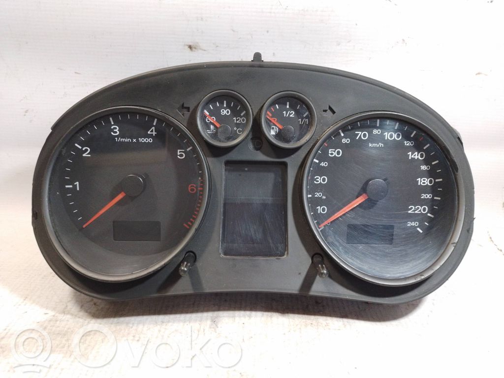 Audi A2 Geschwindigkeitsmesser Cockpit 