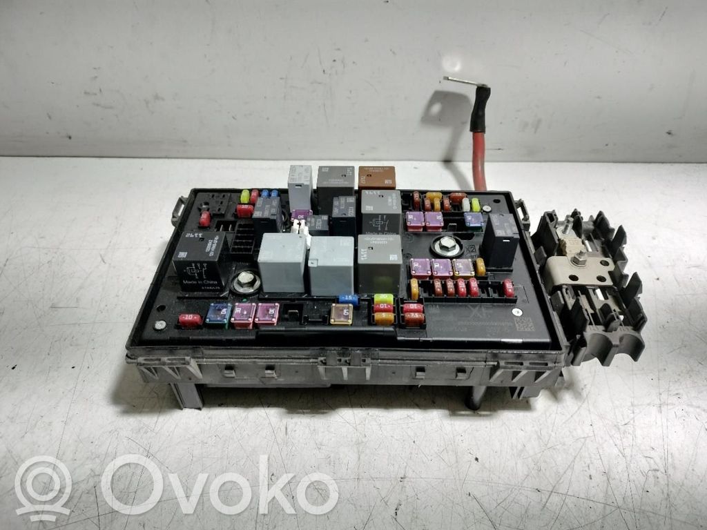 Opel Astra J Sulakemoduuli 