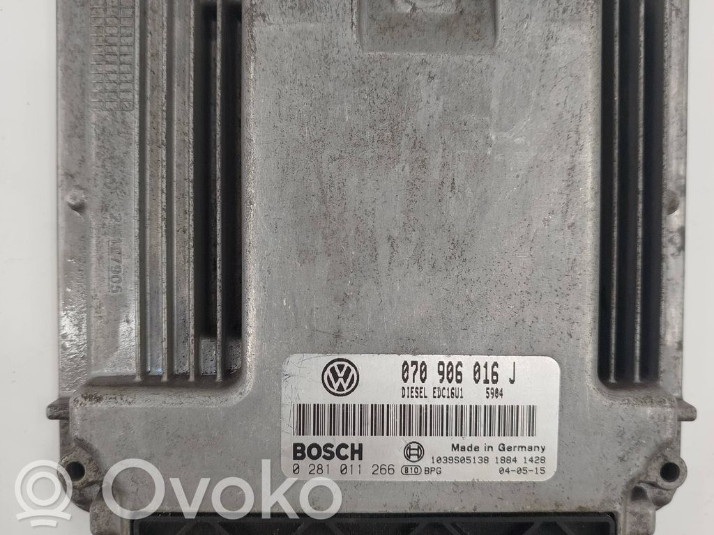 Volkswagen Transporter - Caravelle T5 Engine control unit/module 