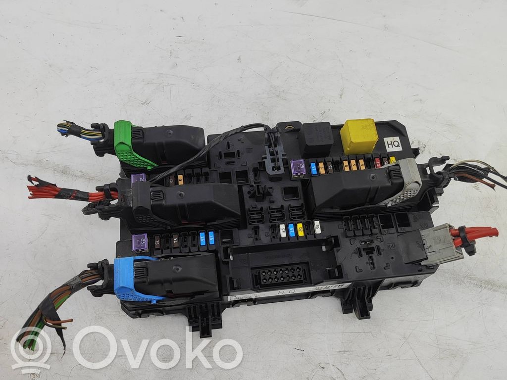 Opel Zafira C Módulo de fusible 