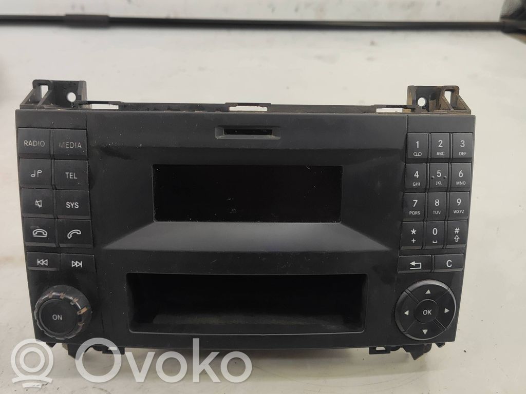 Panel / Radioodtwarzacz CD/DVD/GPS   A9069016201,A0009028724,A9069020102