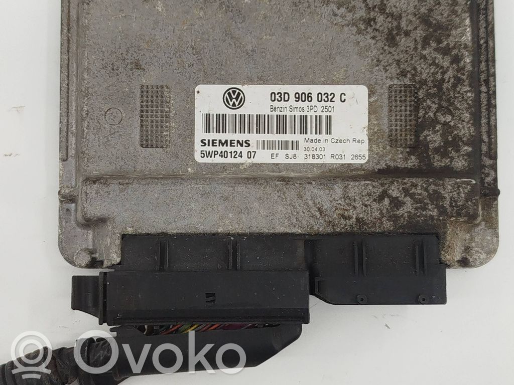 Engine control unit/module   03D906032C,5WP4012407,3PD2501