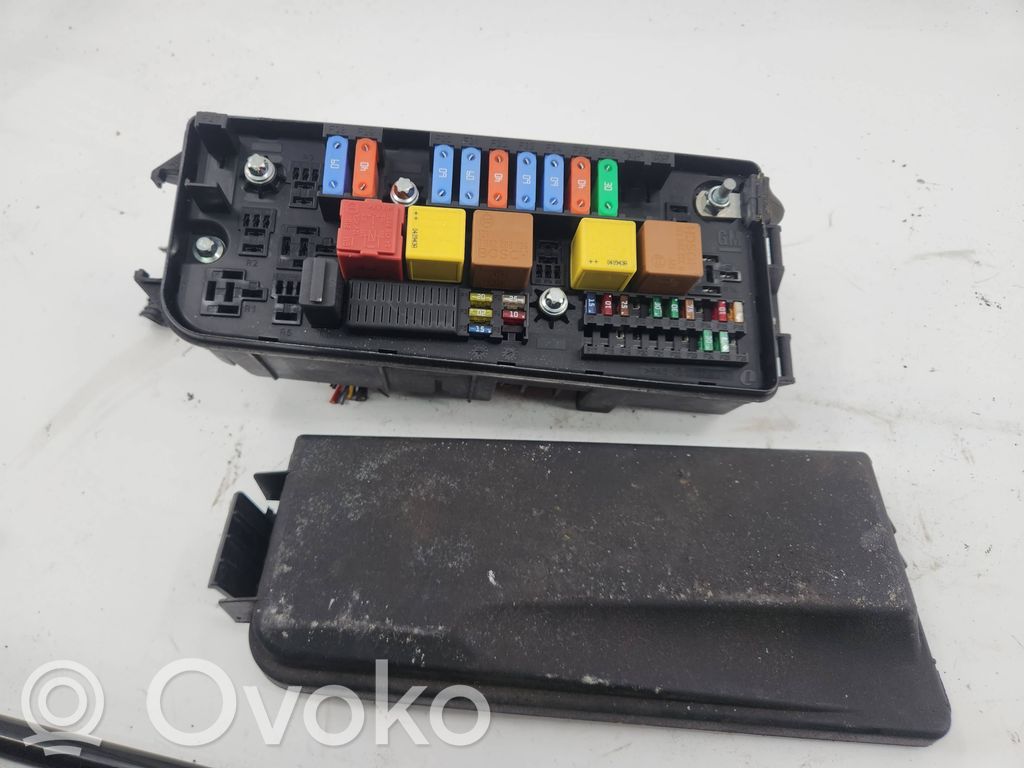 Opel Vectra C Módulo de fusible 