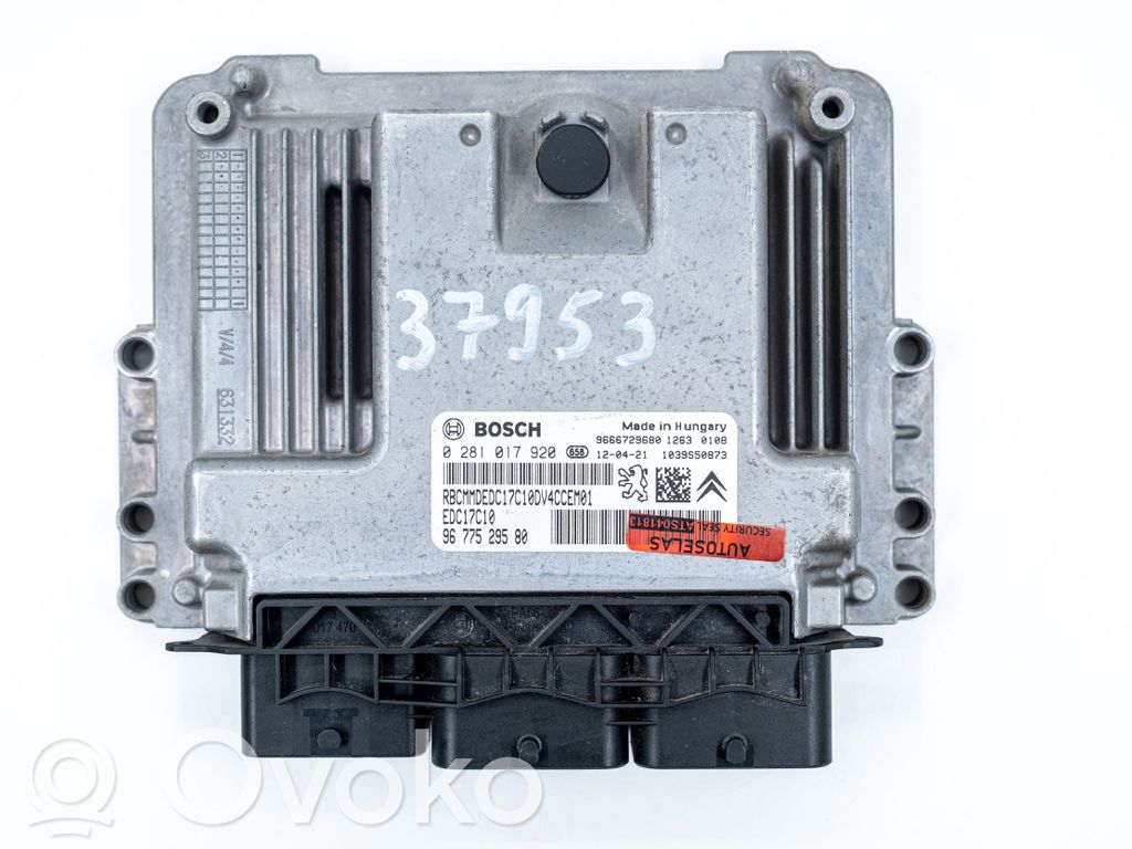 Peugeot 208 I Engine control unit/module 