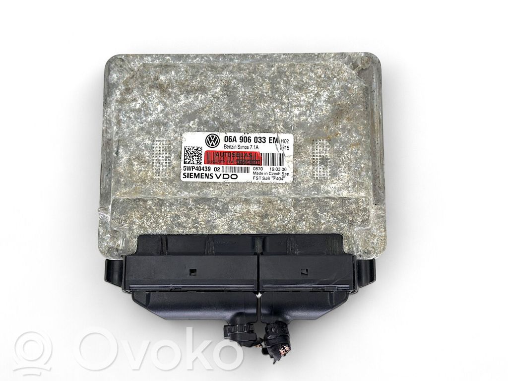 Volkswagen Golf V Engine control unit/module 