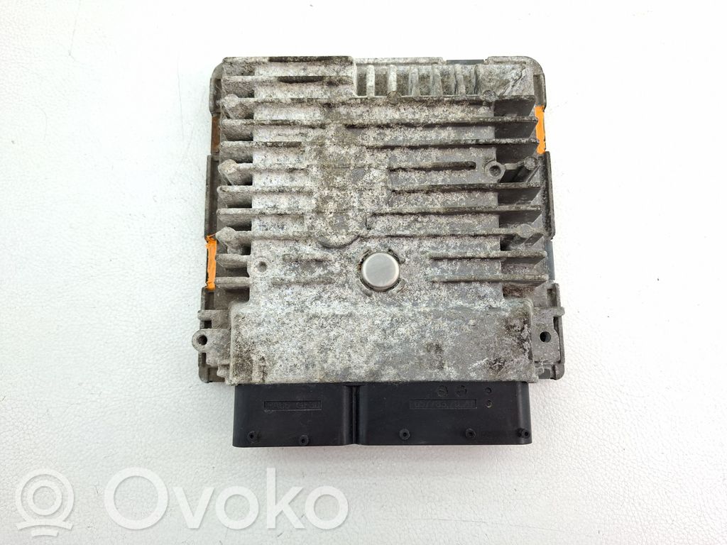 Volkswagen Golf VI Engine control unit/module 