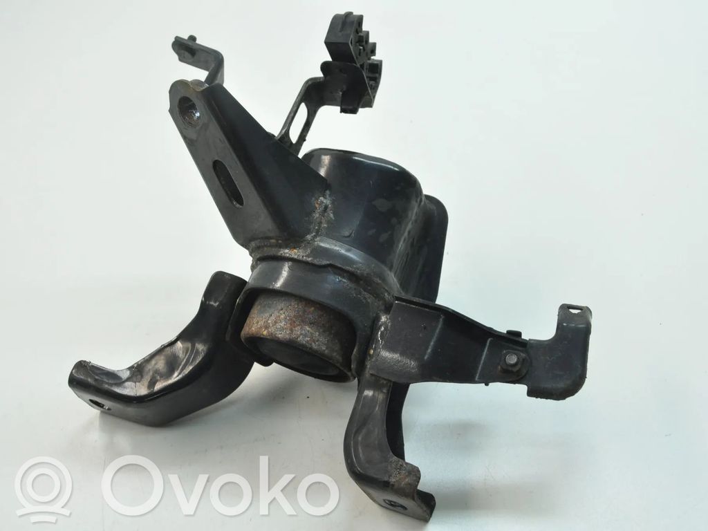 Engine mount bracket
