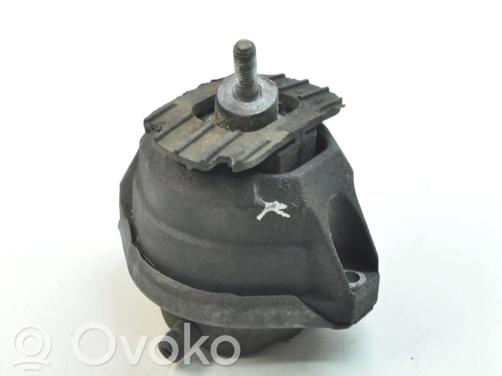 Variklio pagalvė   6796874