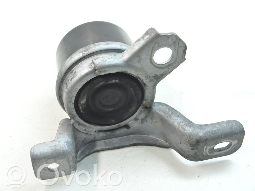 Land Rover Freelander 2 - LR2 Engine mount bracket 