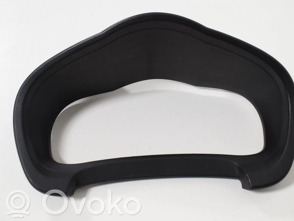 Dashboard trim   682403VU0A