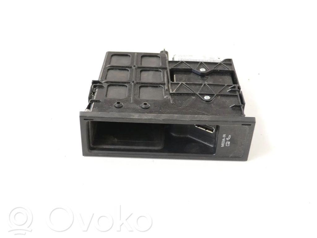 Volkswagen Scirocco AUX in-socket connector 