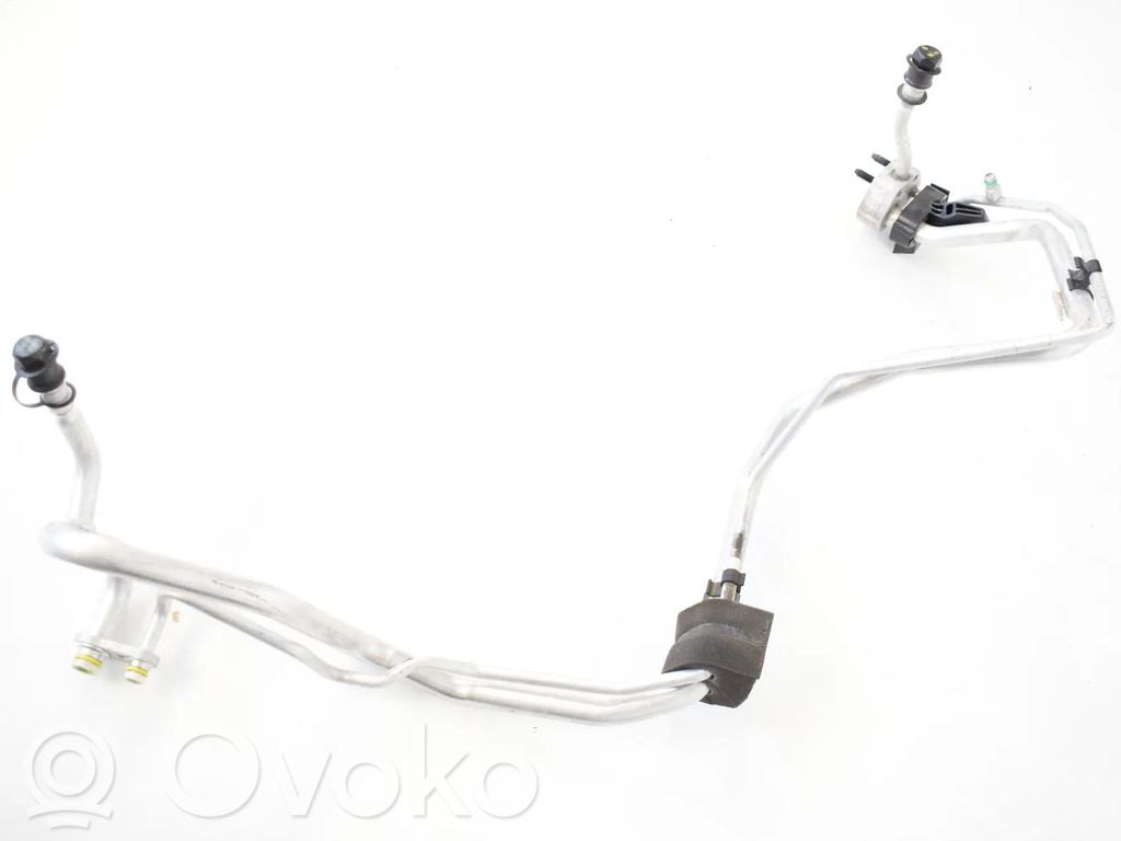 Ilmastointilaitteen putki (A/C)   31449087