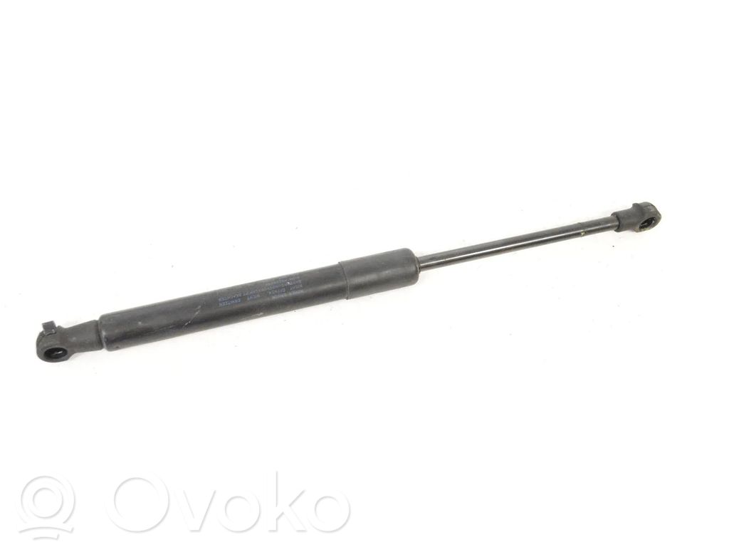 Audi TT TTS Mk2 Konepellin kaasujousi 
