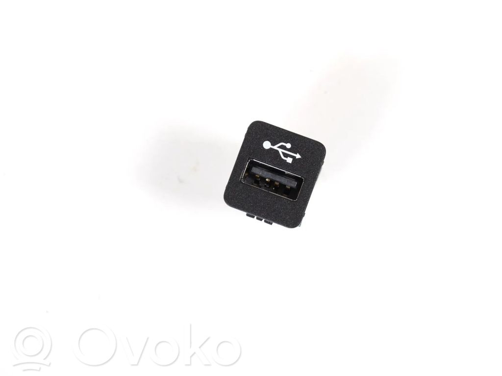 BMW 3 G20 G21 Enchufe conector USB 
