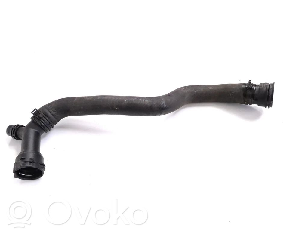 Audi A4 S4 B9 8W Engine coolant pipe/hose 