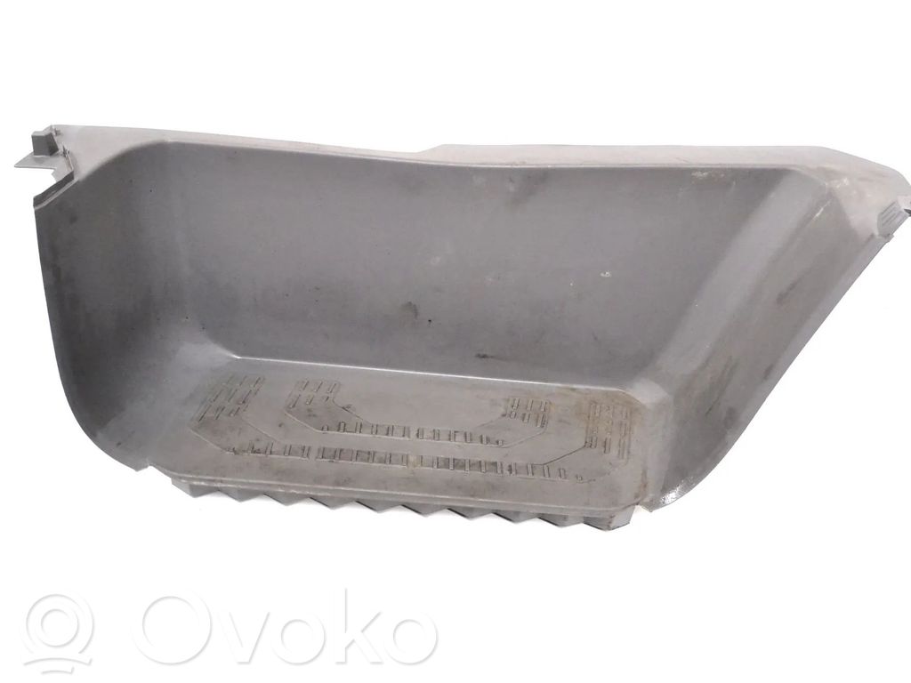 Orurowanie boczne progów SUV'a   7C0863778