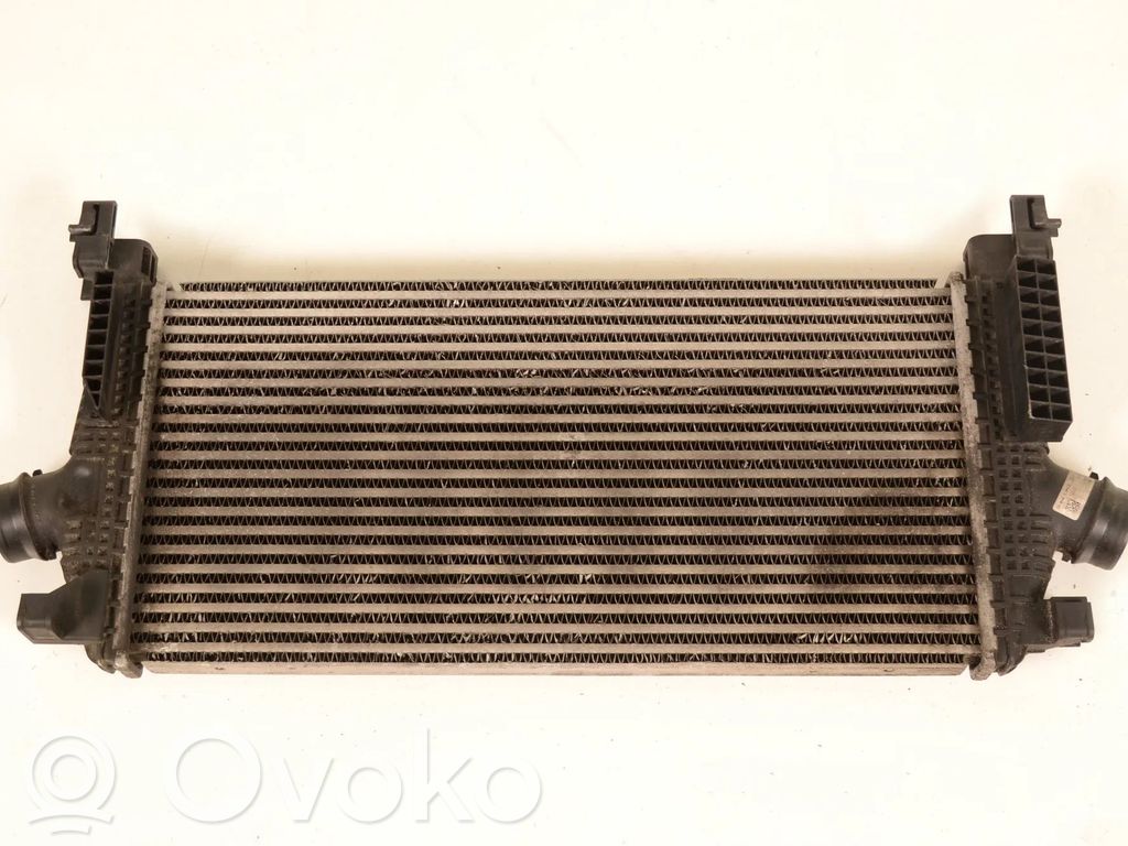 Opel Astra J Interkūlerio radiatorius 