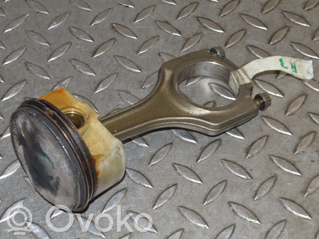 BMW M3 e92 Piston 