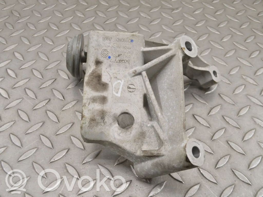 Engine mounting bracket   31430470