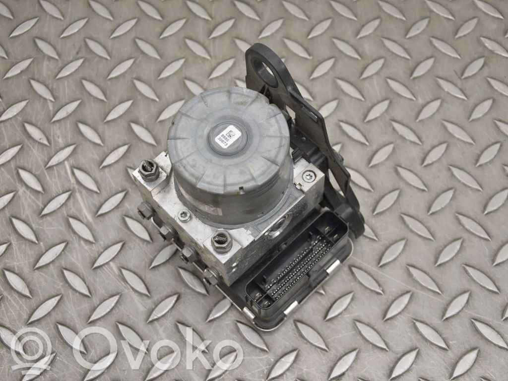 Volkswagen Golf VII Bomba de ABS 