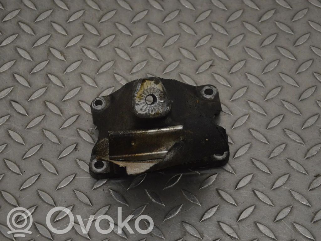 Audi A4 S4 B8 8K Engine mounting bracket 