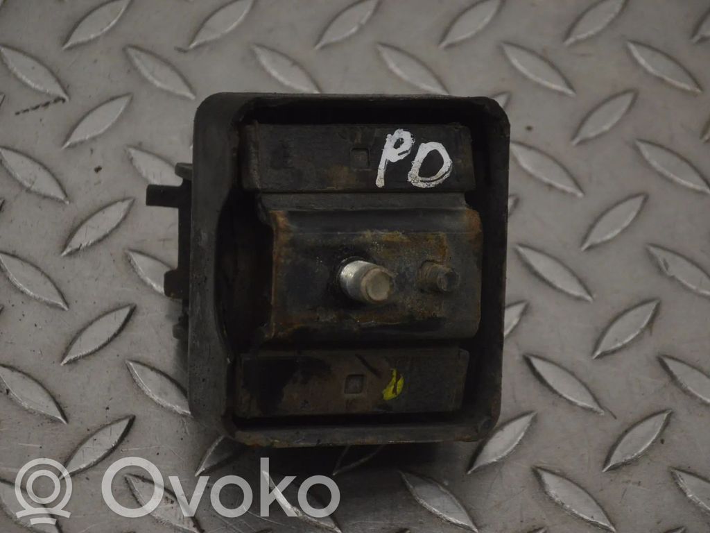 Engine mount bracket   K3832,NE5539040