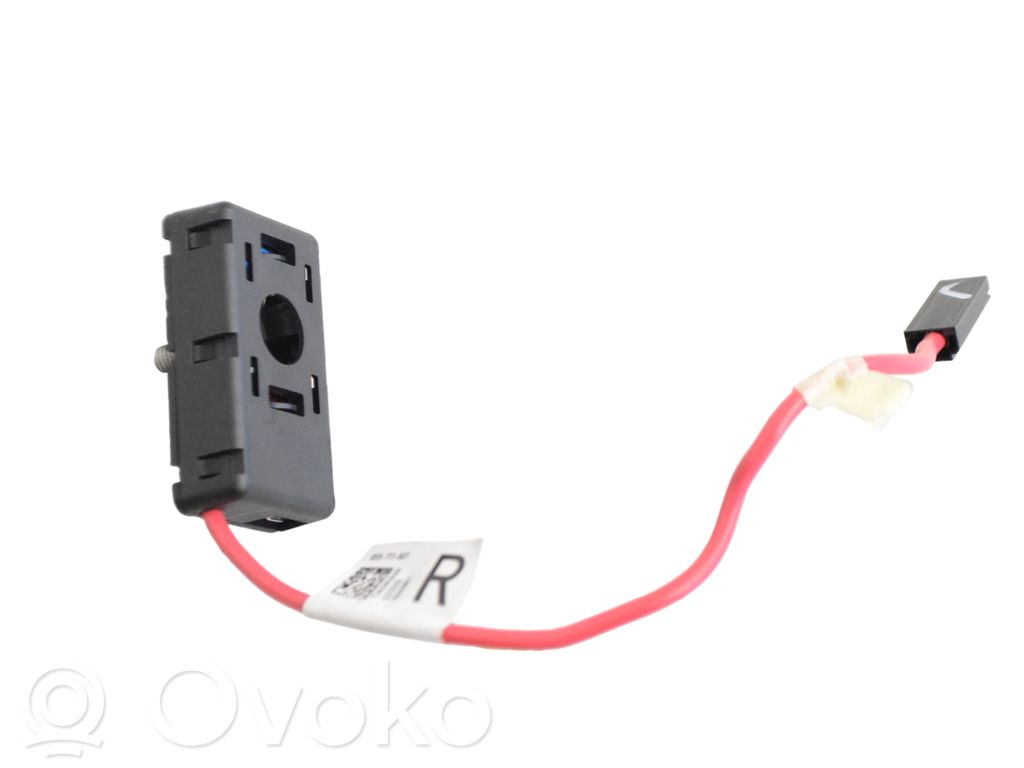 Tesla Model Y Antenos stiprintuvas 