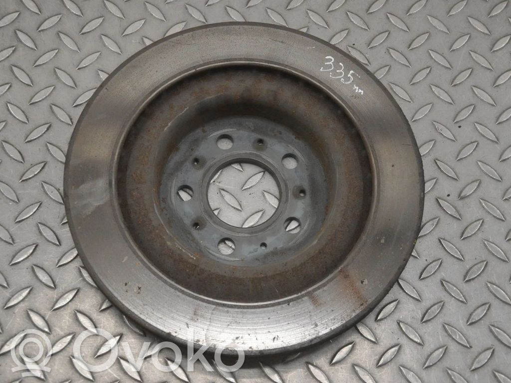 Tesla Model Y Takajarrulevy 