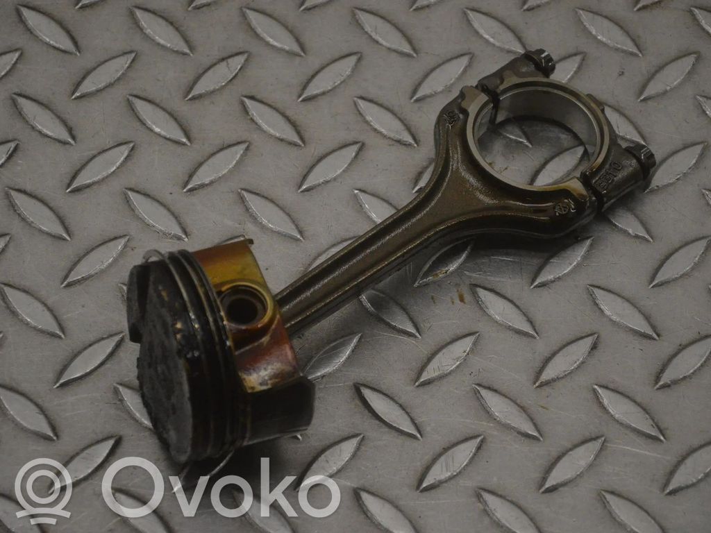Volkswagen Polo V 6R Piston 