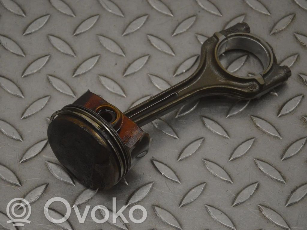 Volkswagen Polo V 6R Piston 