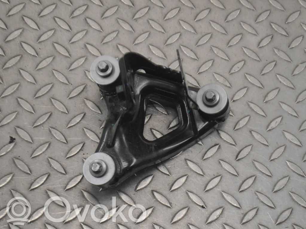 Tesla Model 3 Engine mounting bracket 