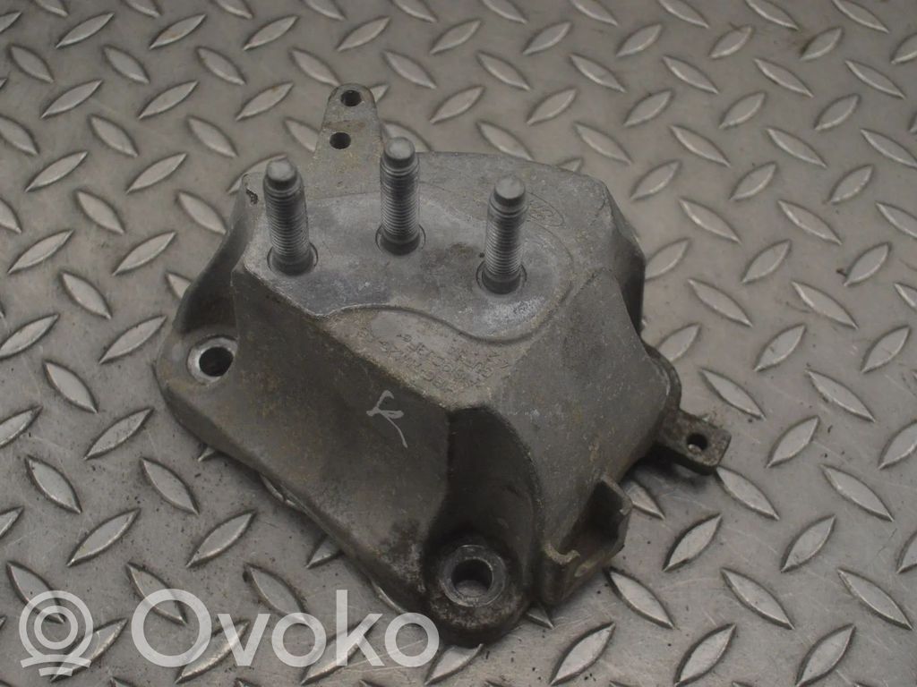 Ford Puma Engine mounting bracket 
