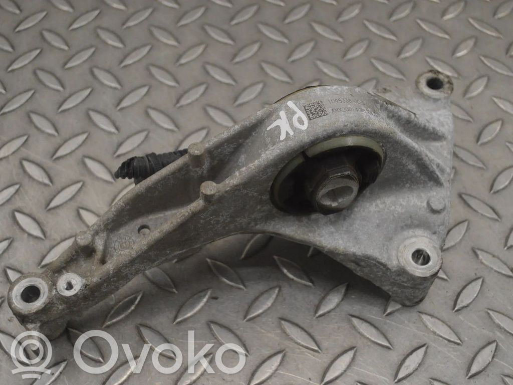 Tesla Model 3 Engine mounting bracket 