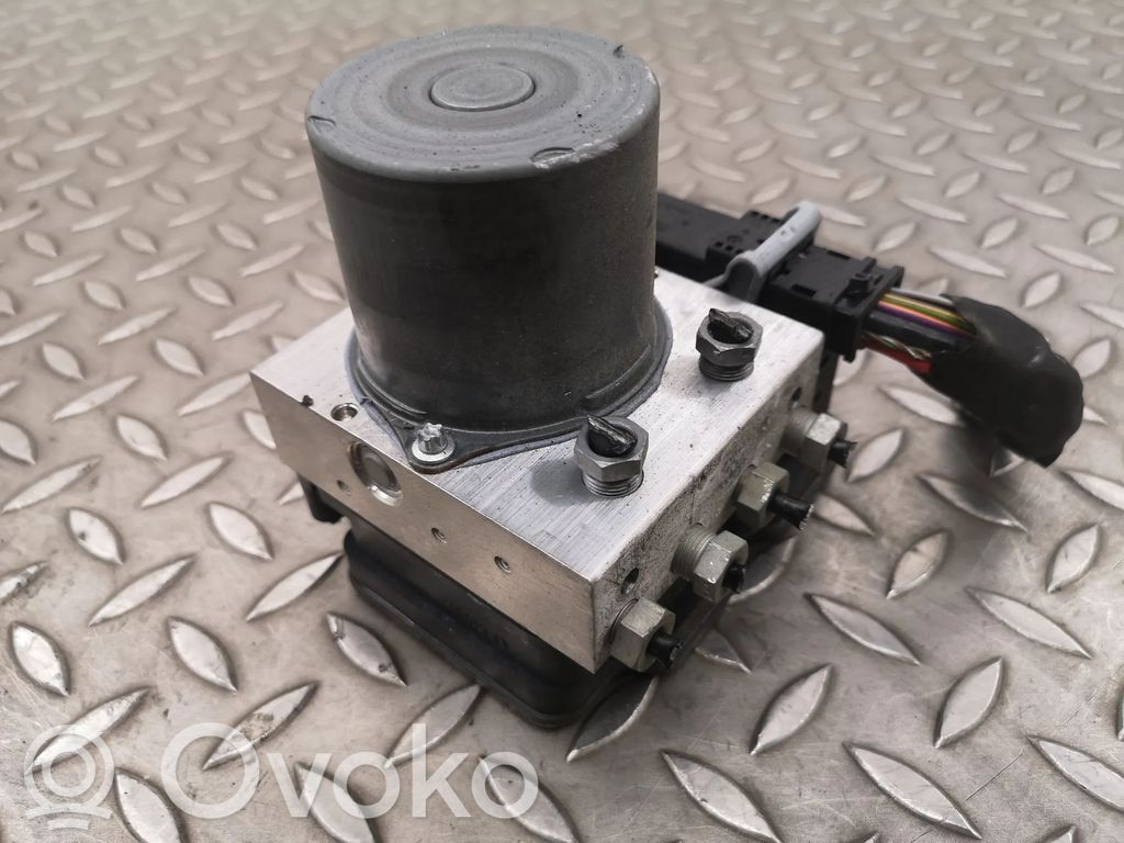 Volvo XC40 ABS bloks 