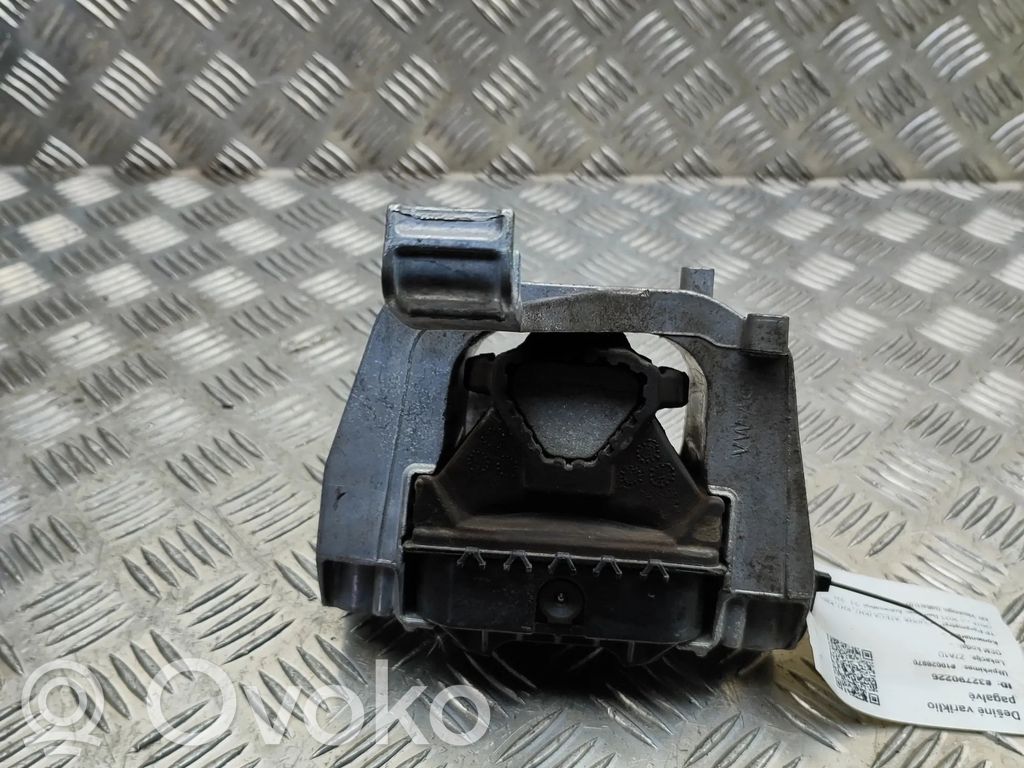 Engine mount bracket   5WA199262E